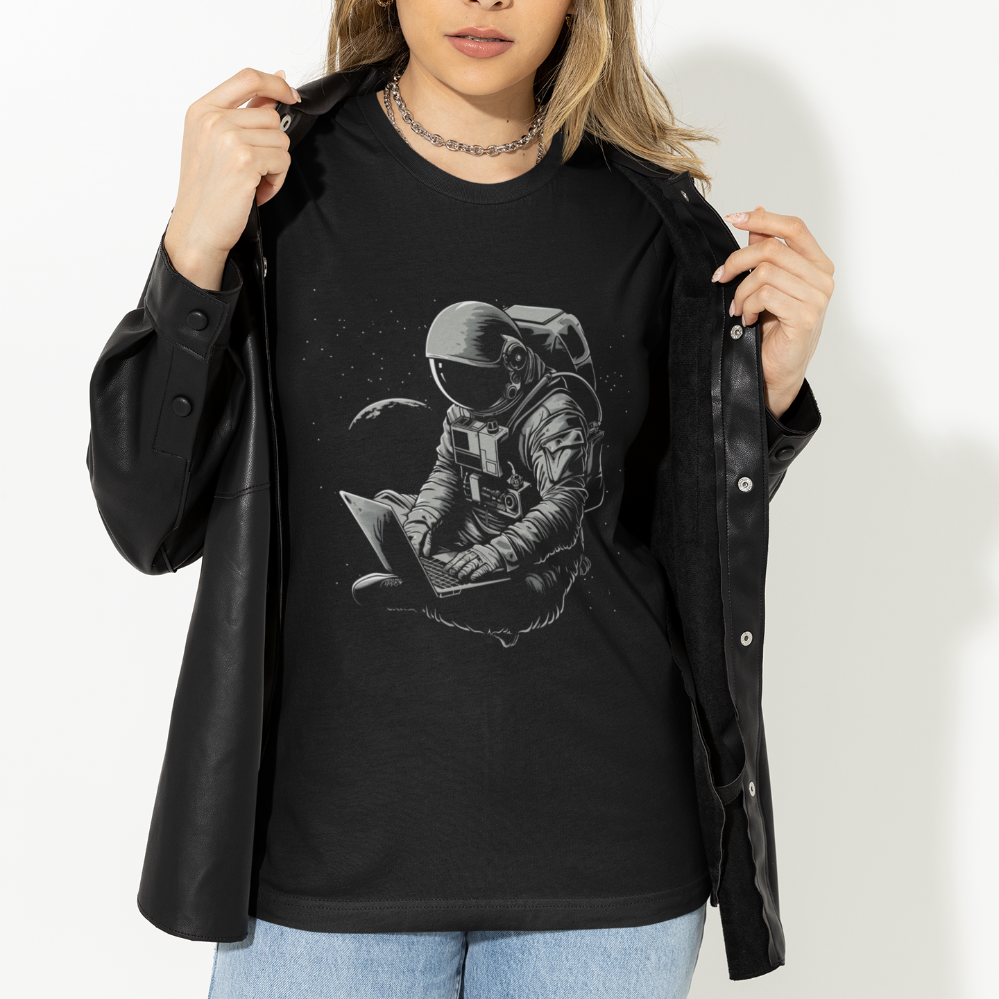 Space Hacker - T Shirt